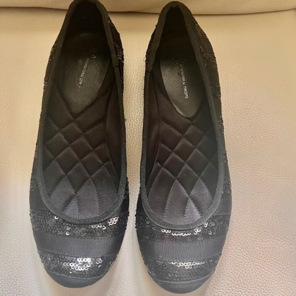 Ladies INC Flats 7 M